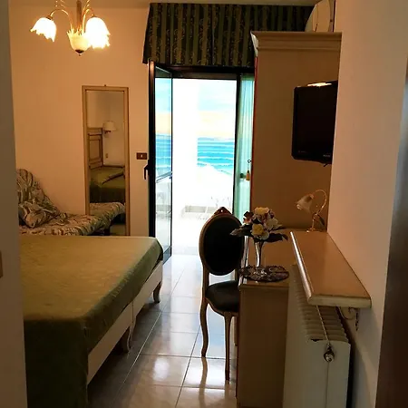 Hotel Oasi 3*